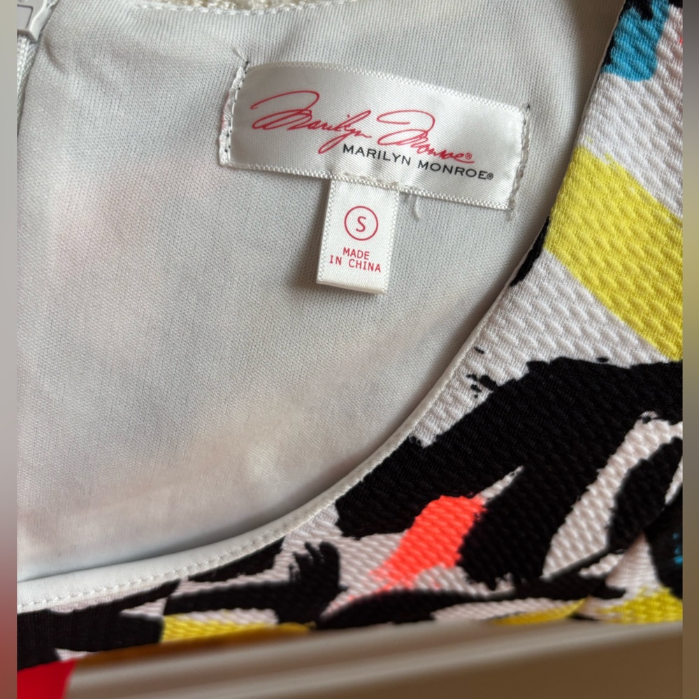 Mini Dress with Abstract Design. - Picture 5 of 5